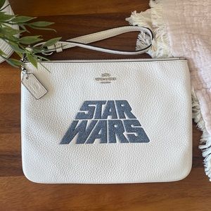 Star Wars X Coach Gallery Pouch With Glitter Motif